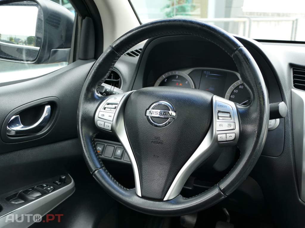 Nissan Navara 2.3 dCi CD 4WD Tekna