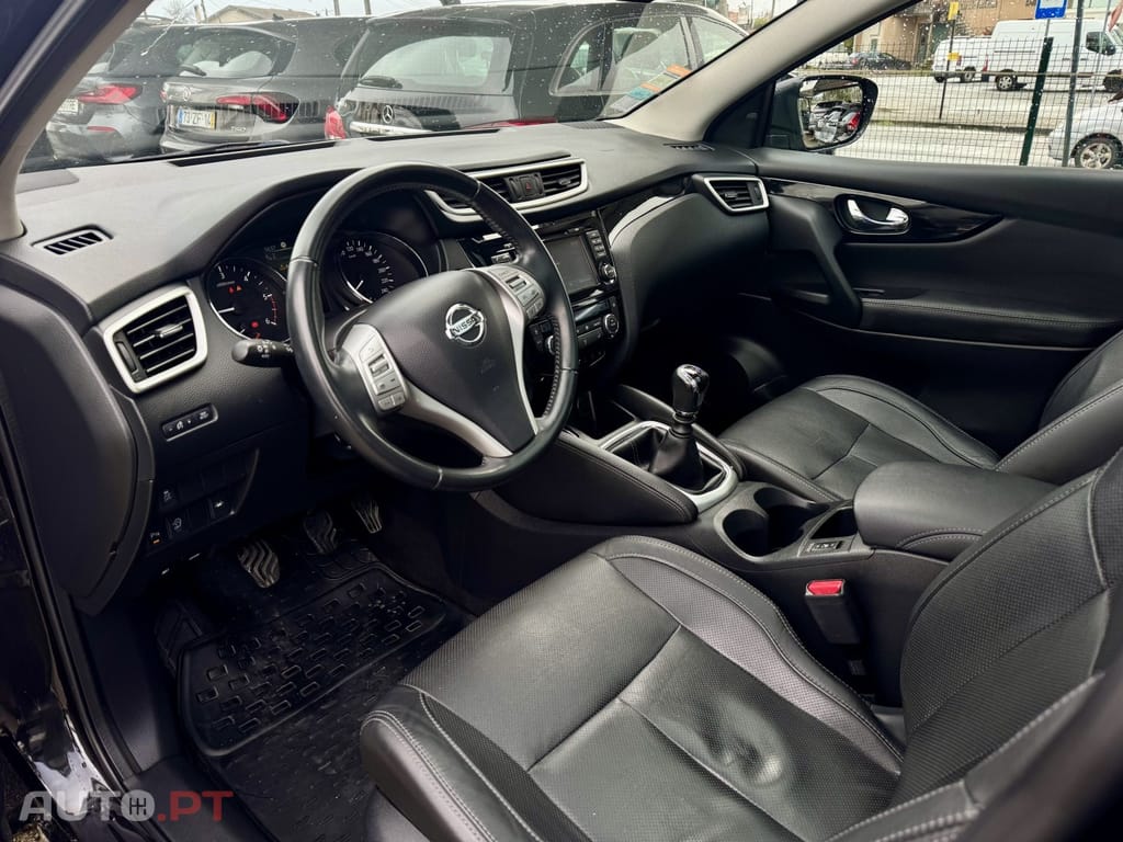 Nissan Qashqai 1.5 dCi Tekna Pele