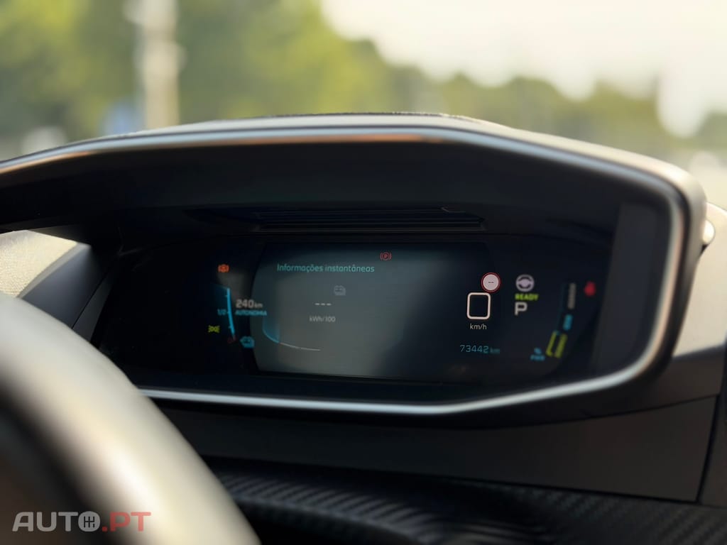 Peugeot E-2008 50 kWh GT