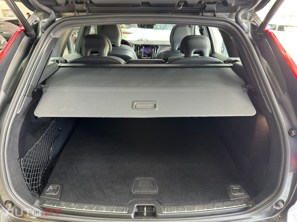 Volvo XC60 2.0 T8 PHEV R-Design AWD