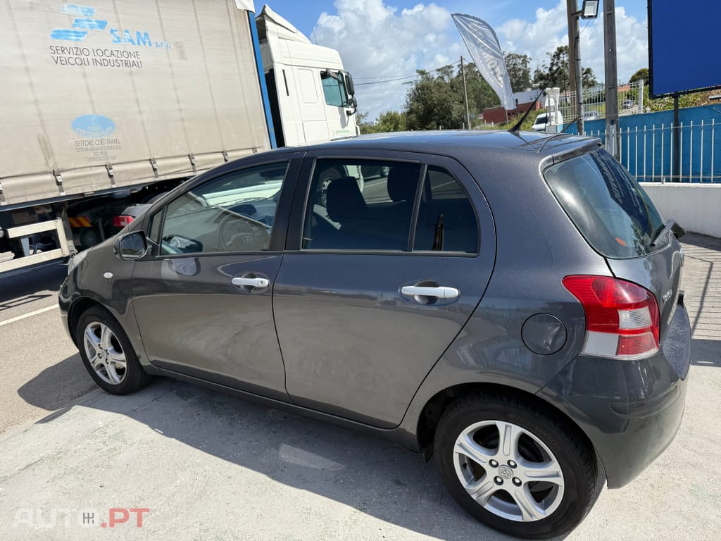 Toyota Yaris 1.0 VVT-i AC Manual