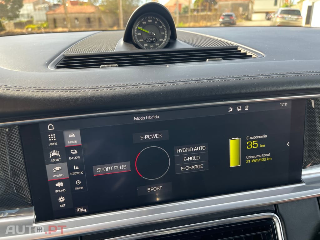 Porsche Panamera 4 E-Hybrid