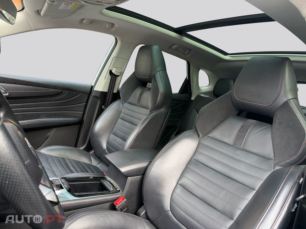 MG EHS PHEV Hybrid Luxury