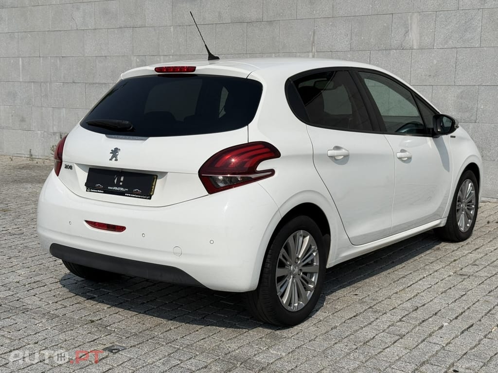 Peugeot 208 1.2 PureTech Signature