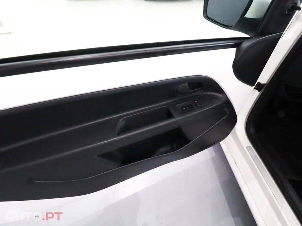 Volkswagen Up! 1.0 Take