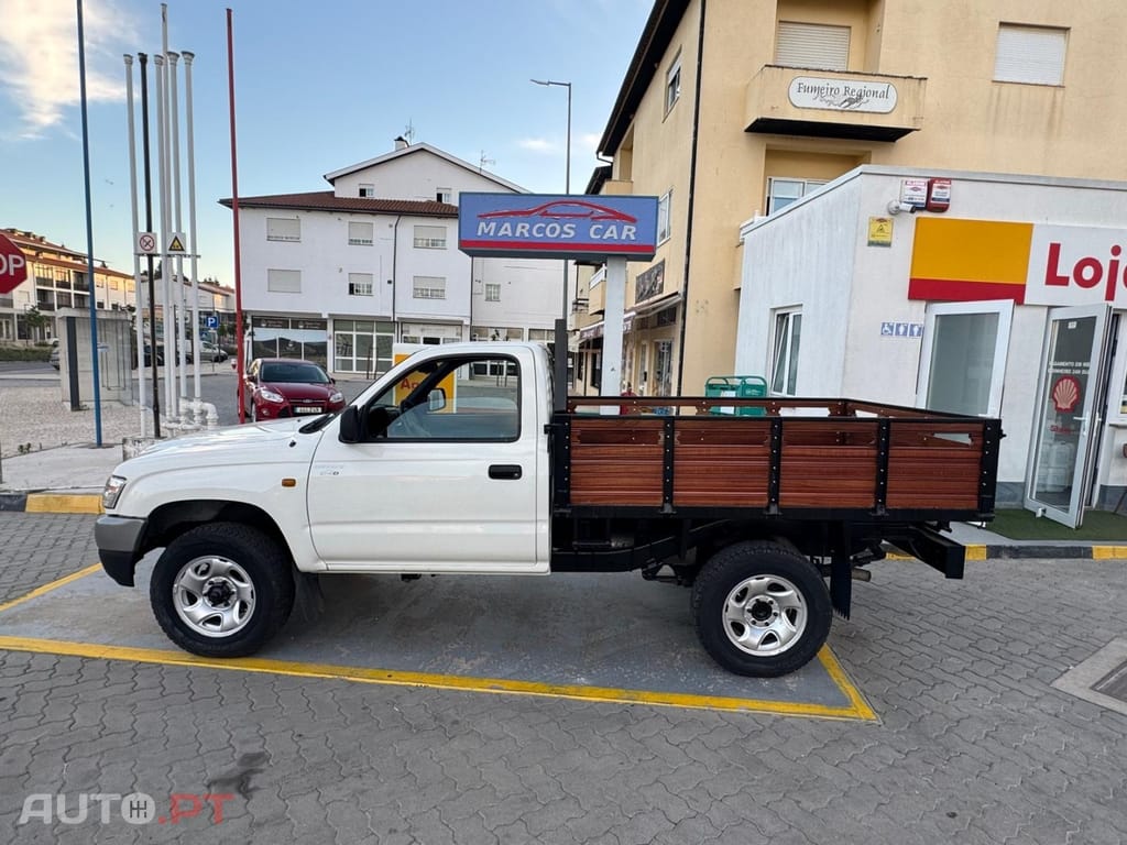 Toyota Hilux 2.5 4x4 2 lugares