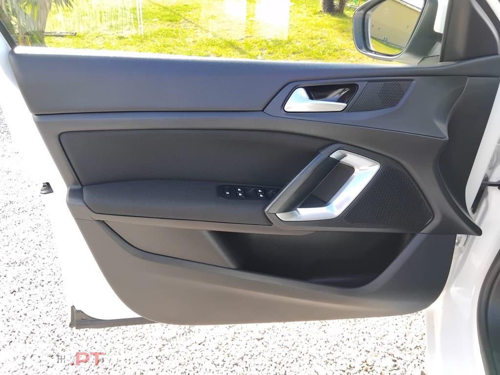 Peugeot 308 II 1.5 BlueHDi Business Line