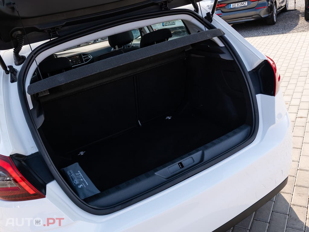 Peugeot 308 1.5 BlueHDi Business Line