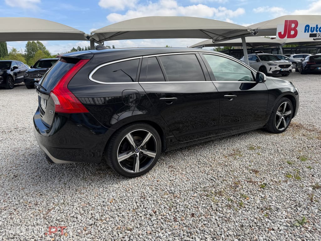 Volvo V60 2.0 D3 R-Design