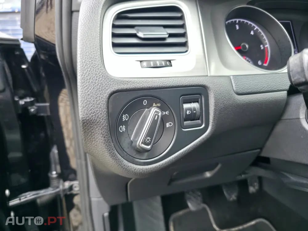 Volkswagen Golf 1.6 TDi BlueMotion Confortline