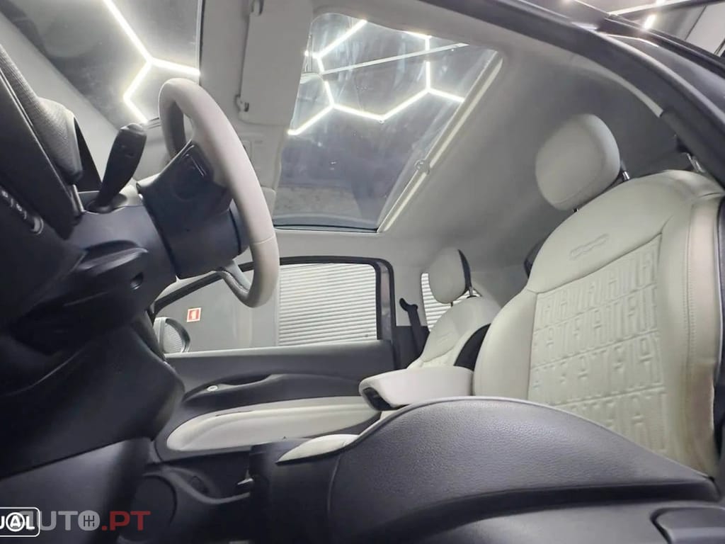 Fiat 500e La Prima