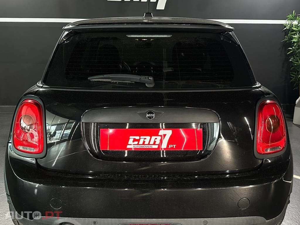 MINI Cooper One Blackyard