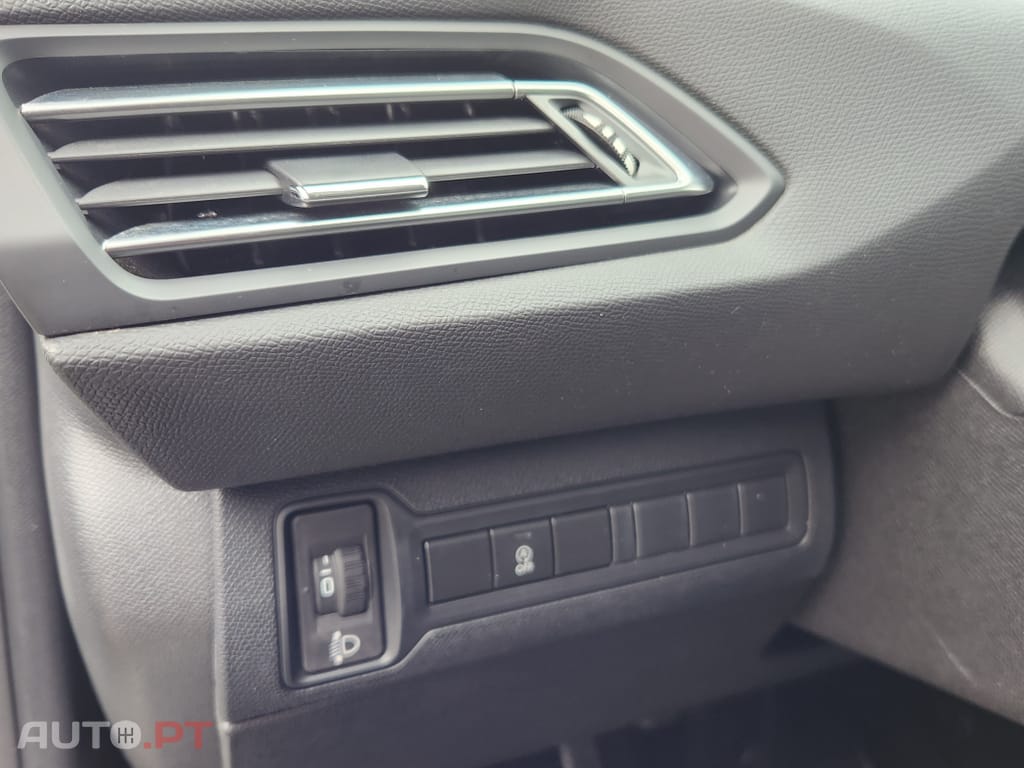 Peugeot 308 1.5 BlueHDi Business Line