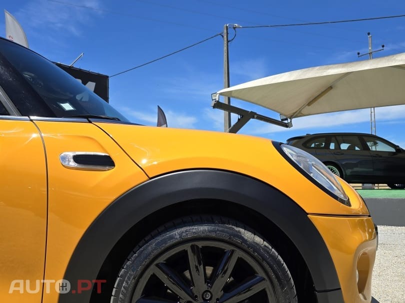 MINI Cooper Cooper D Auto