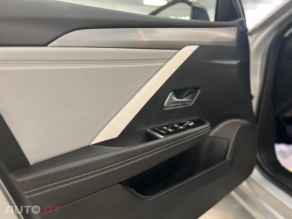 Opel Astra 1.2 T Elegance