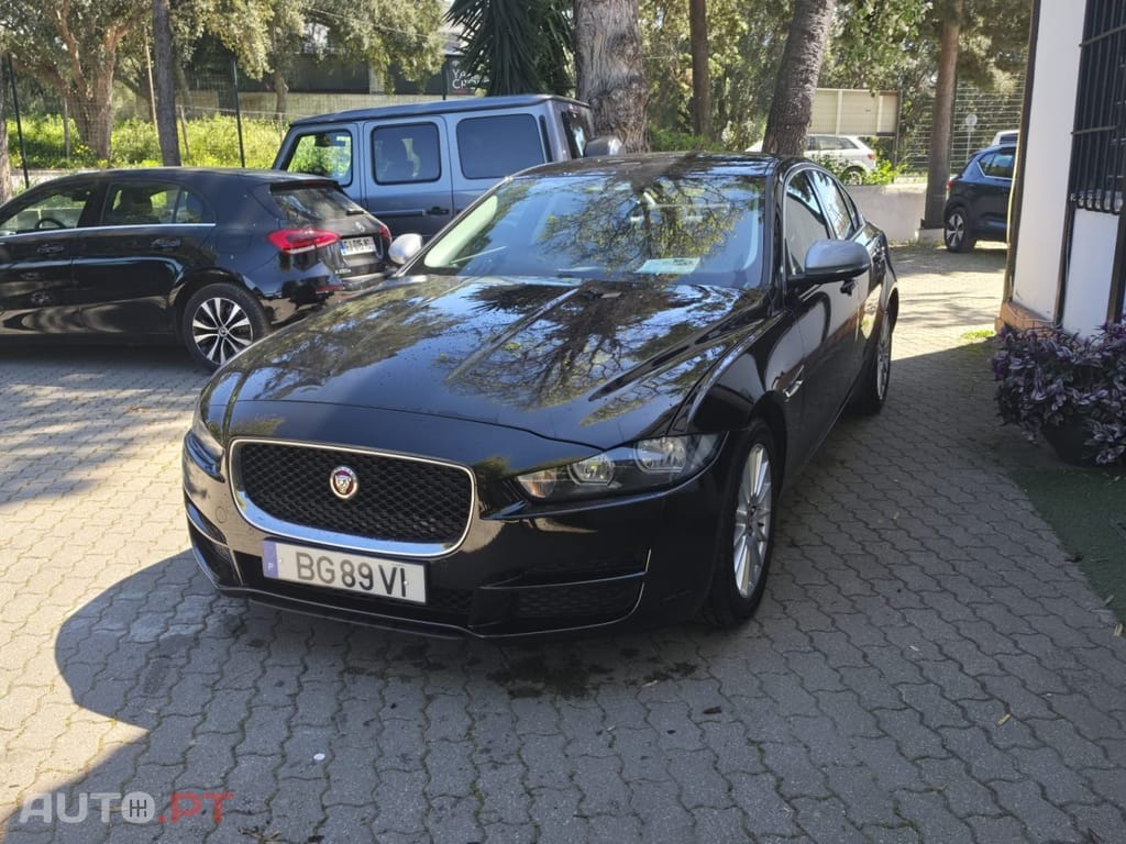 Jaguar XE E-Performance Pure