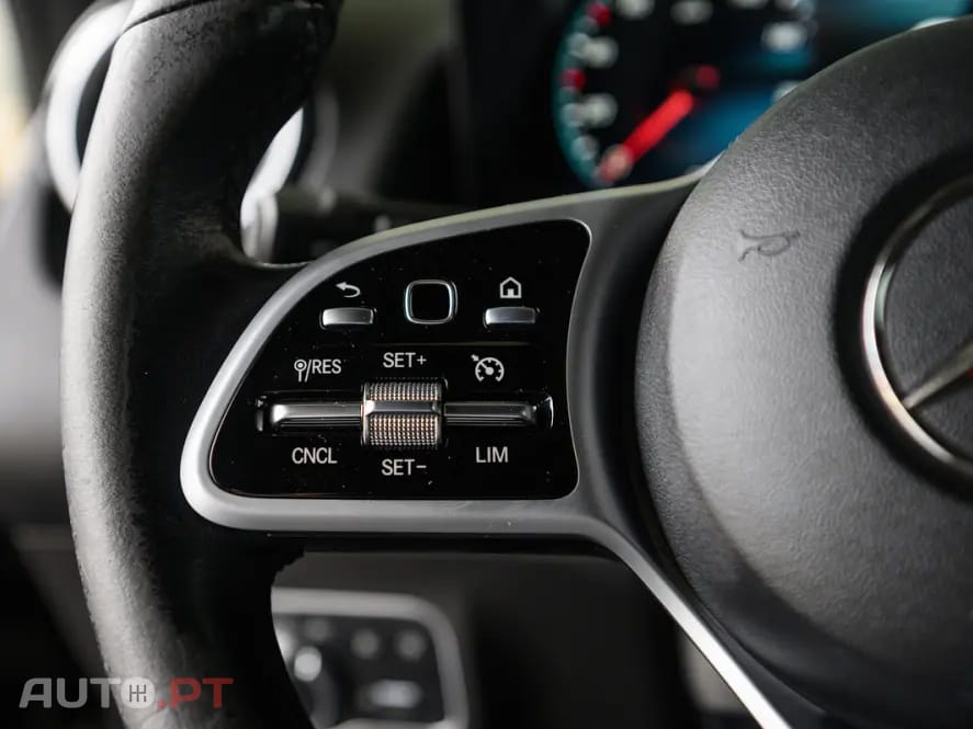 Mercedes-Benz GLB 200 d