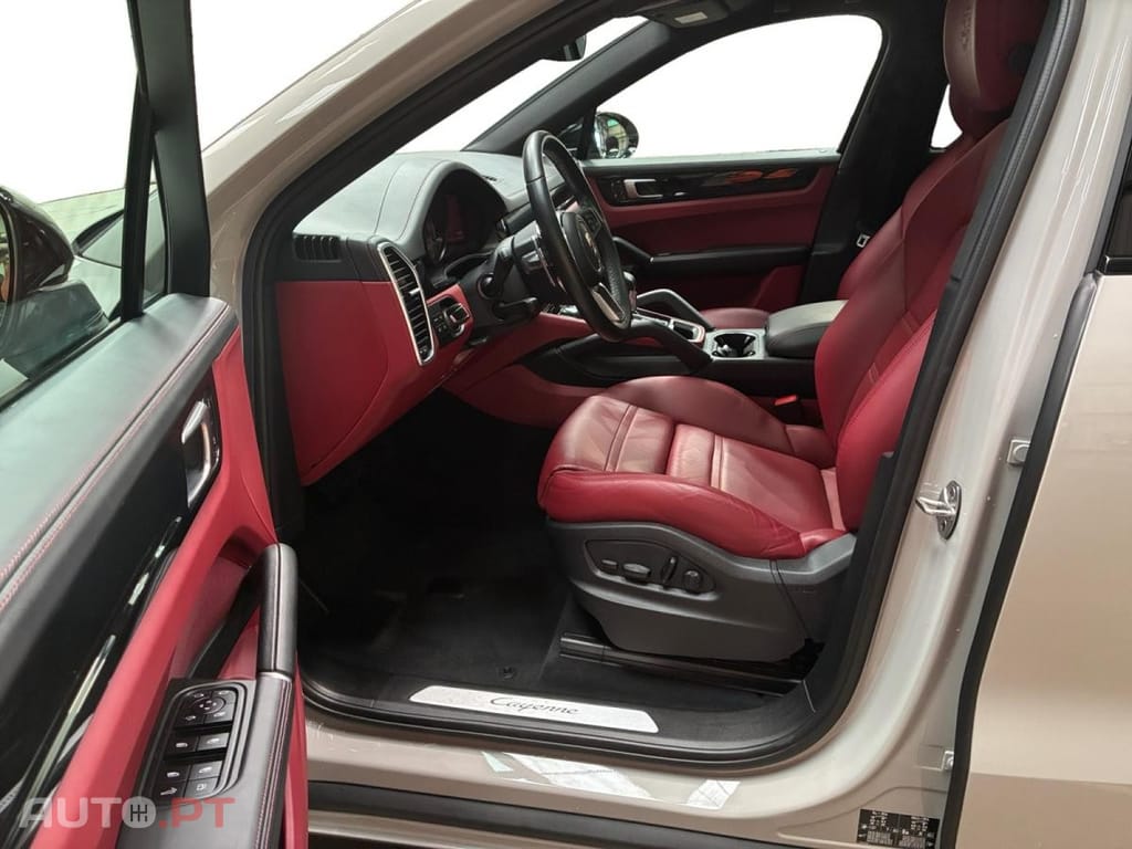 Porsche Cayenne E-Hybrid Triptronic V6