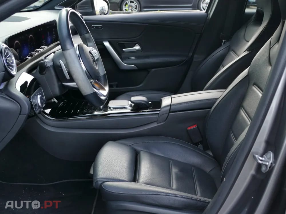 Mercedes-Benz A 250 e AMG Line