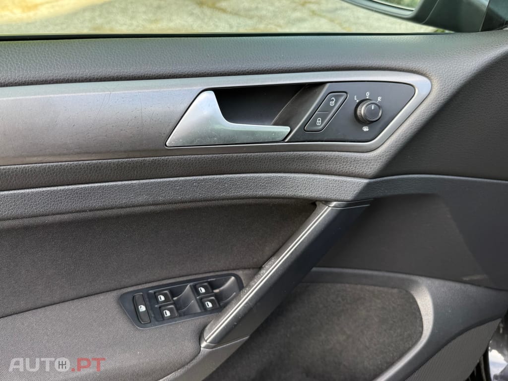 Volkswagen Golf 1.6 TDi Trendline DSG