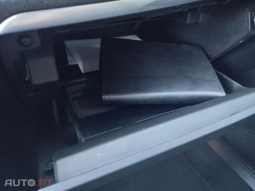 Volvo V40 2.0 D4 R-Design Summum