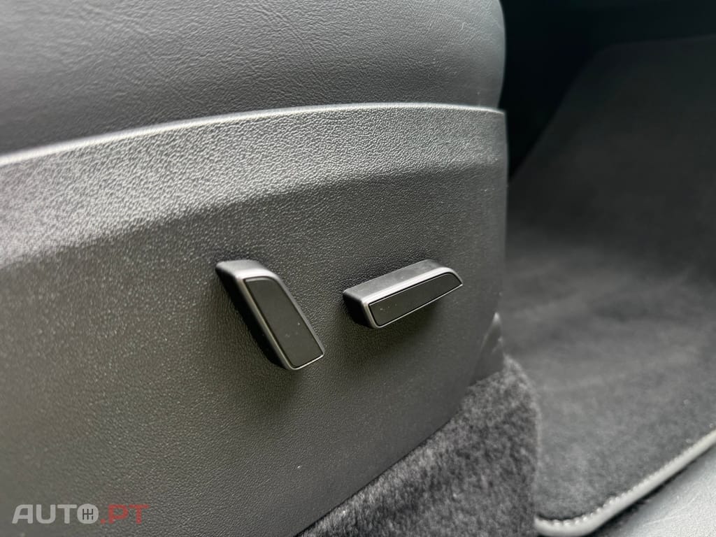 Tesla Model Y Long-Range RWD
