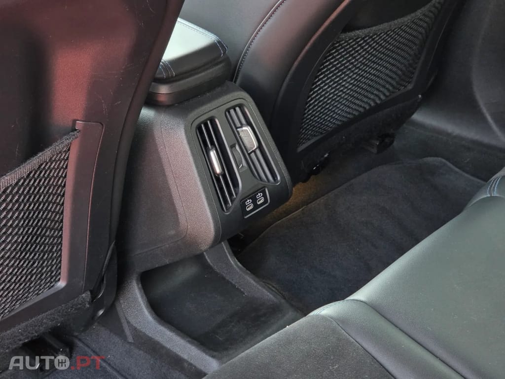 BMW iX2 eDrive20 Pack Desportivo M — fotografia 12