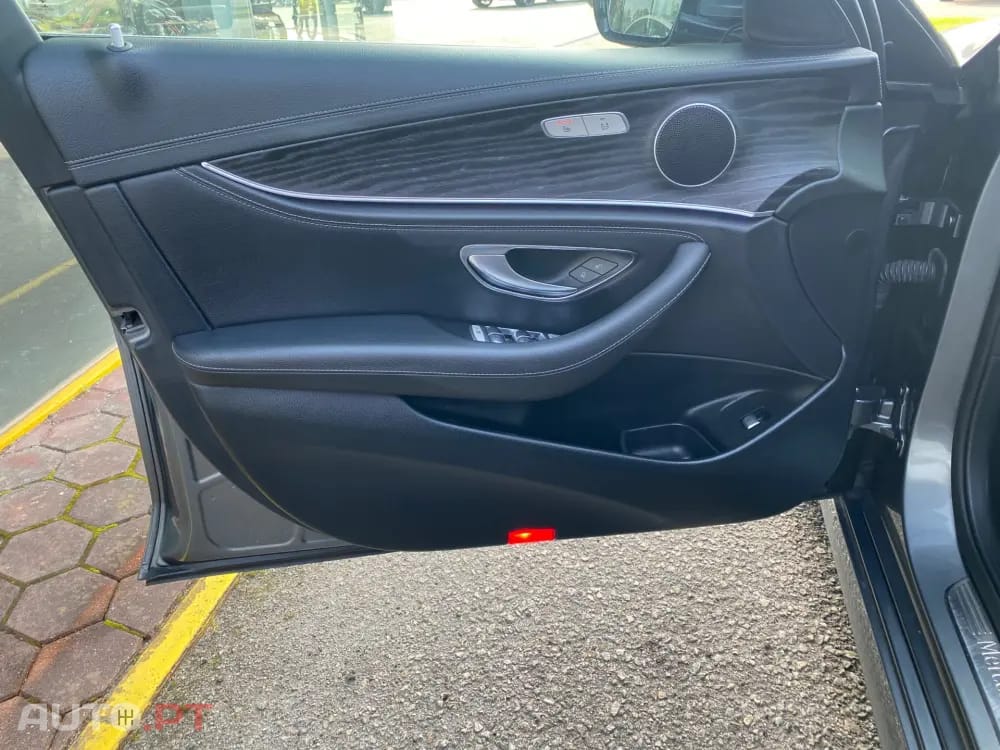 Mercedes-Benz E 220 d AMG Line