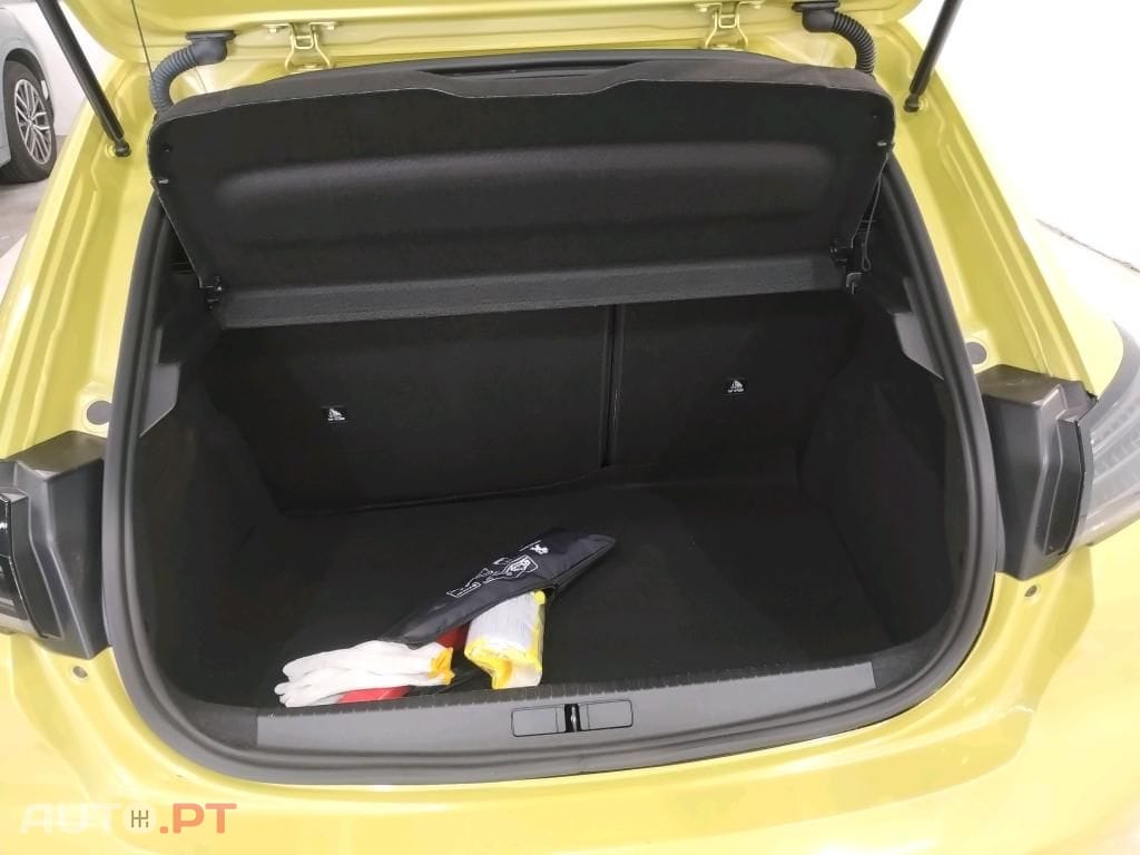 Peugeot 208 1.2 Hybrid GT e-DCS6