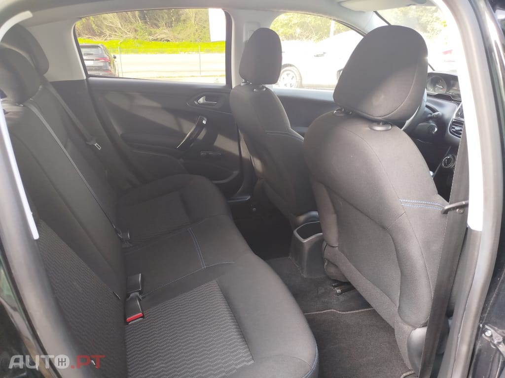 Peugeot 208 1.5 BlueHDi Signature