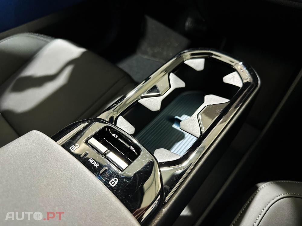 Volvo EX30 Single Motor Extended Range RWD Plus