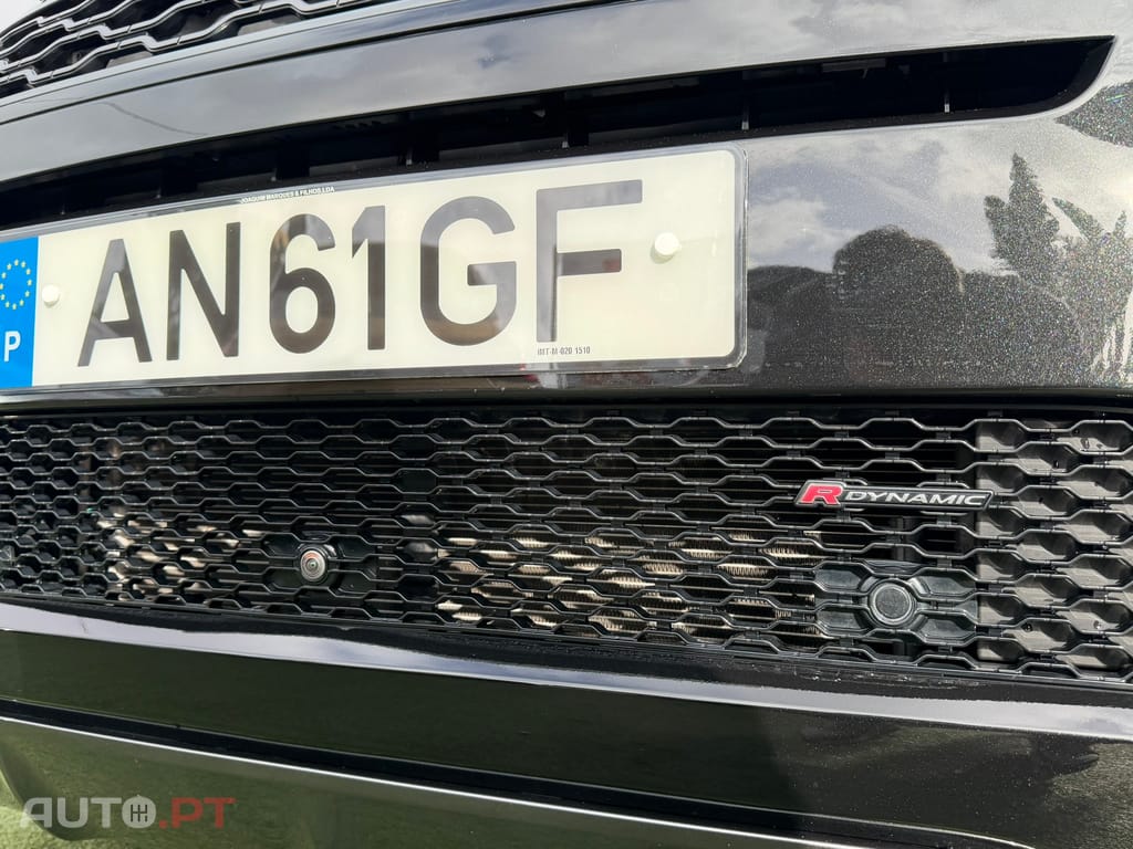 Land Rover Evoque 1.5 P300e AWD R-Dynamic S Auto