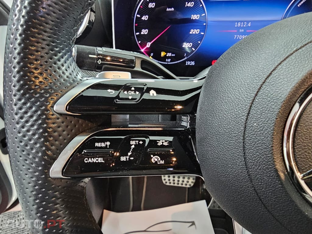 Mercedes-Benz GLC 300 de 4MATIC Coupé AMG Line — fotografia 15