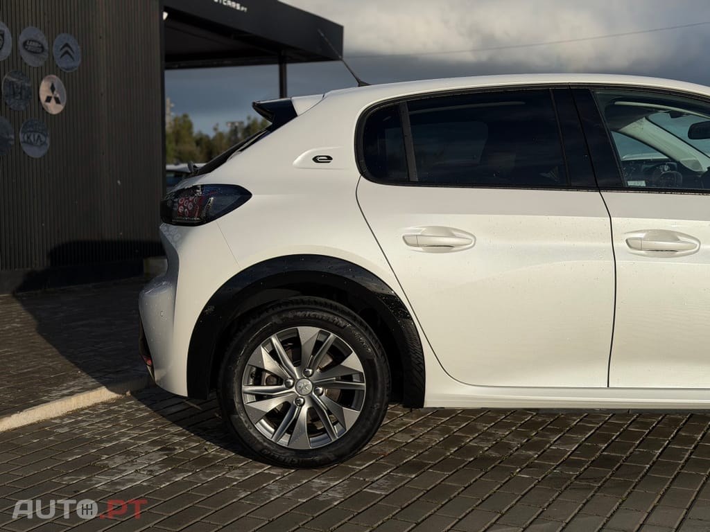 Peugeot E-208 50 kWh Allure