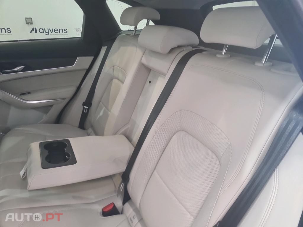 Jaguar F-Pace 2.0 P400e AWD SE