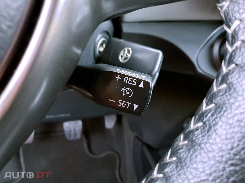 Toyota Yaris 1.0 VVT-i Comfort+Pack Style+Pack Techno+Navi