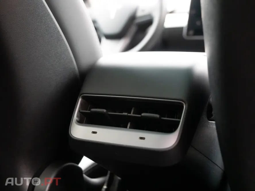 Tesla Model Y Long Range RWD