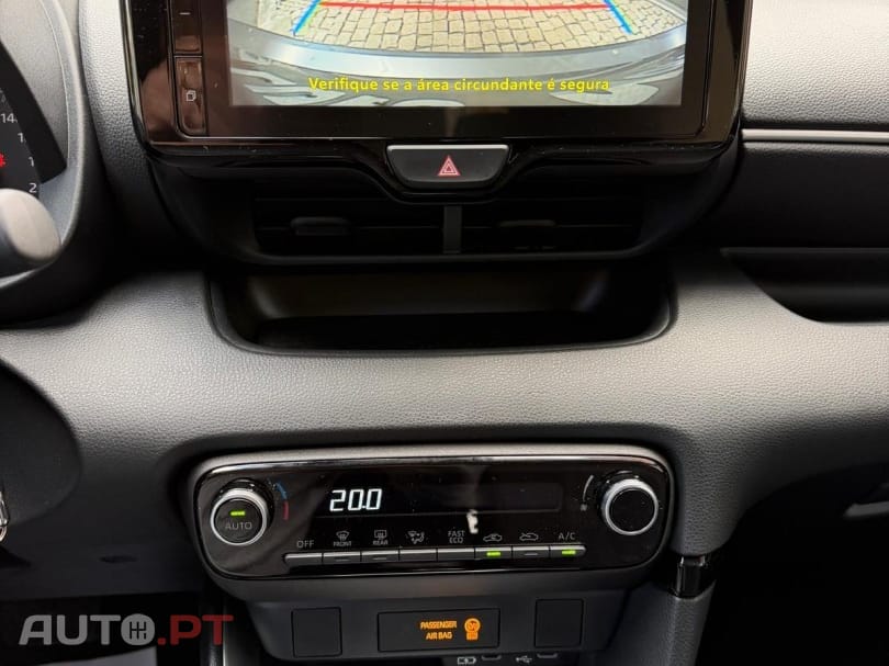 Mazda 2 1.5 L Hybrid VVT-i Centre-Line