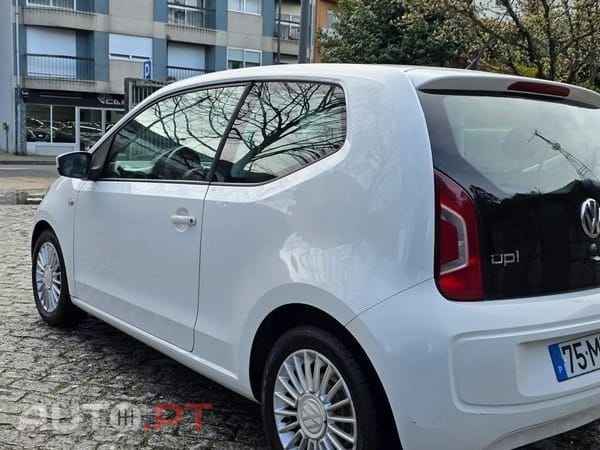 Volkswagen Up! 1.0 75 CV