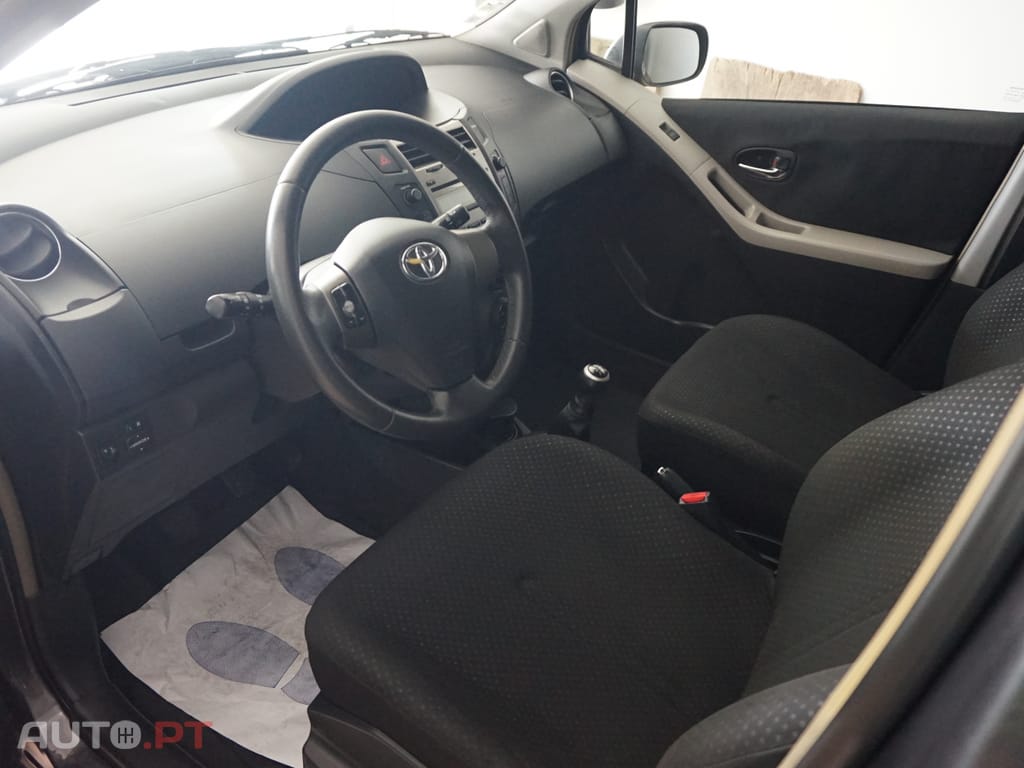 Toyota Yaris 1.0 VVT-i Confort