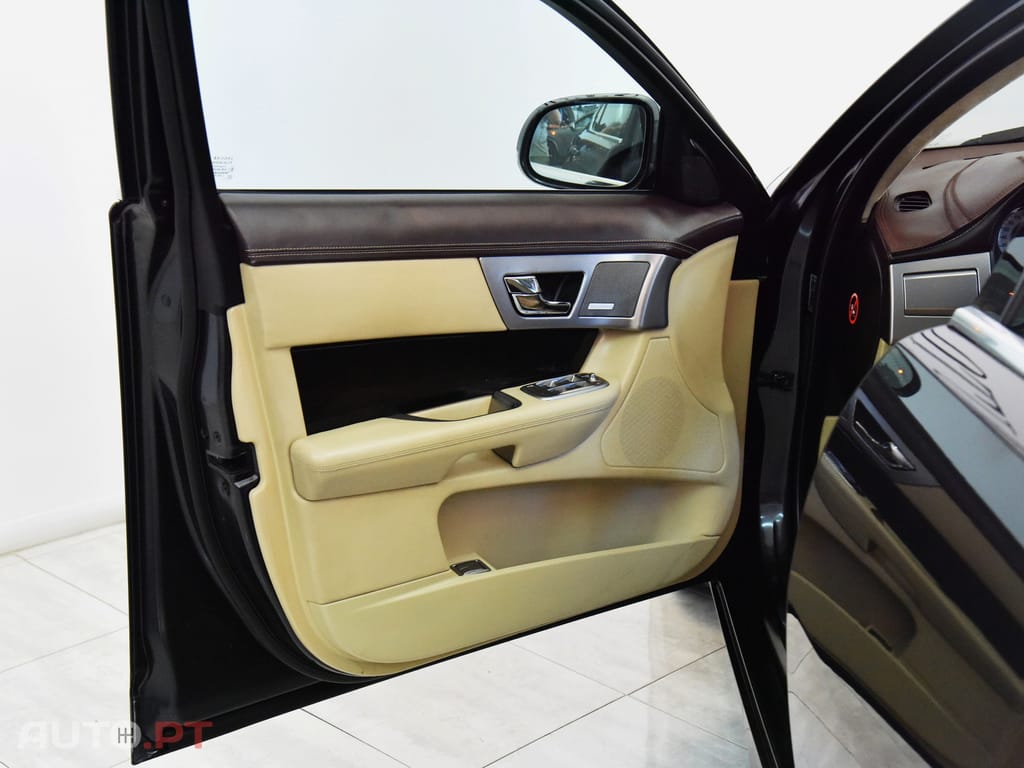 Jaguar XF S 3.0D V6 LUXURY