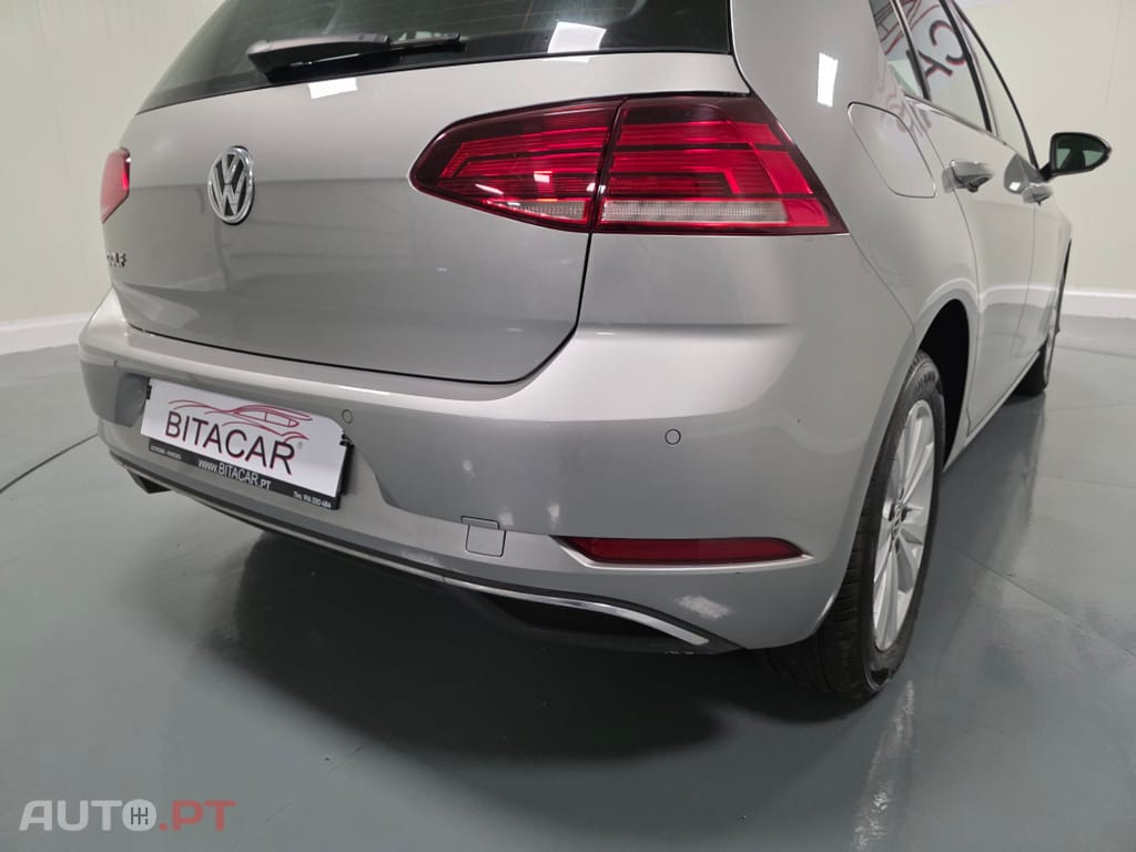 Volkswagen Golf 1.6 TDI Confortline