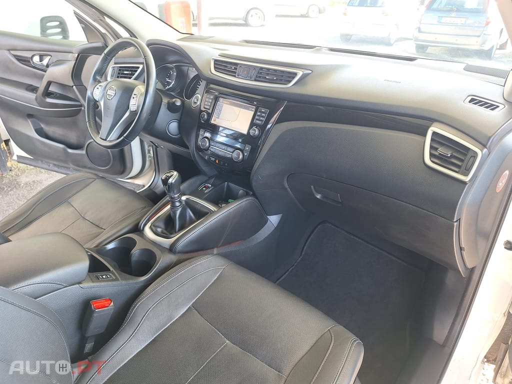 Nissan Qashqai 1.5 dCi Tekna Premium 17 Pack S Pele Preta