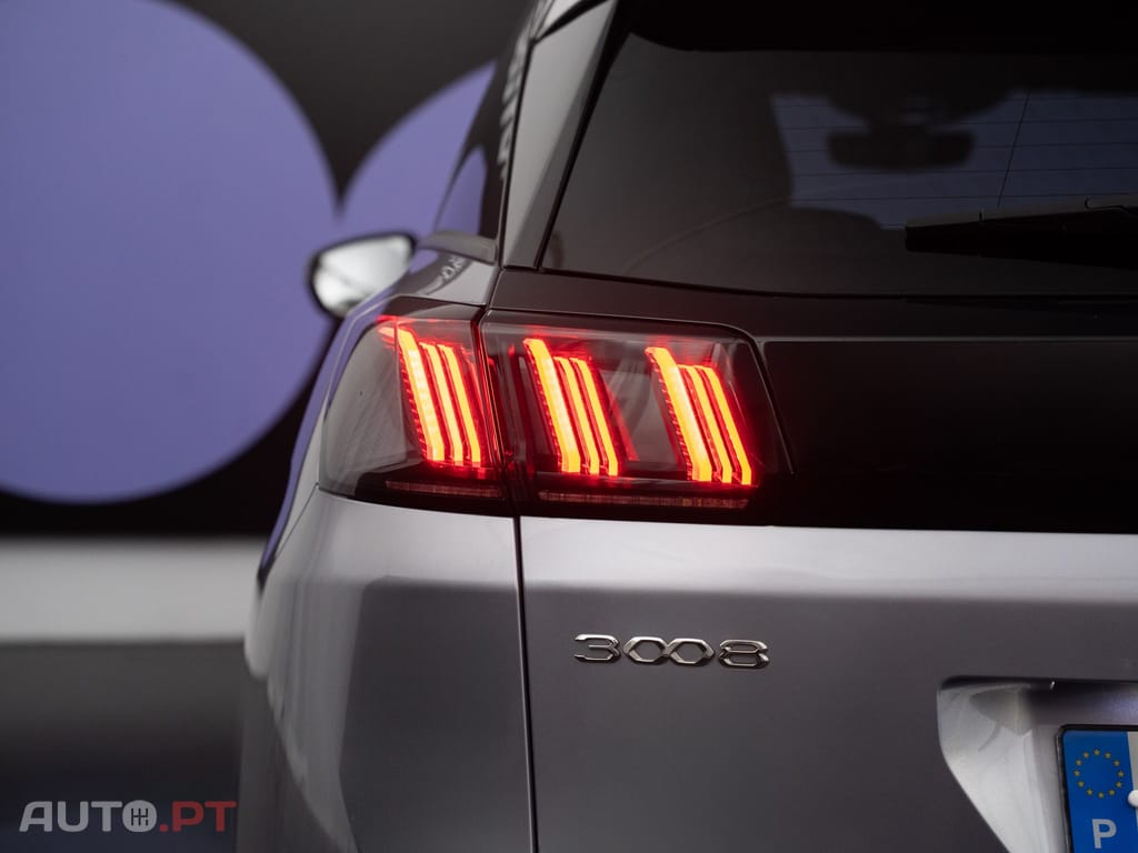 Peugeot 3008 1.6 Hybrid Allure e-EAT8