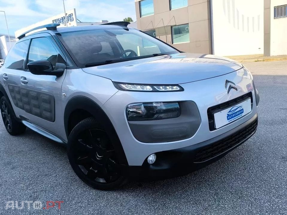 Citroën C4 Cactus 1.6 BlueHDi Shine ETG6 — fotografia 14
