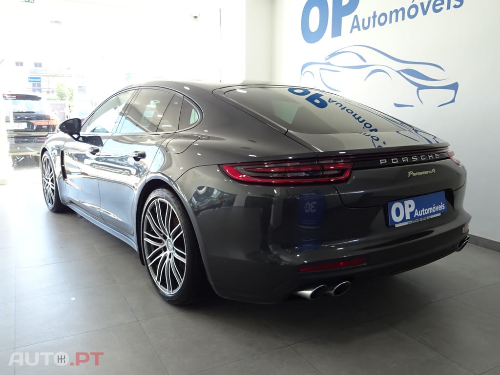 Porsche Panamera 4 E-Hybrid Executive