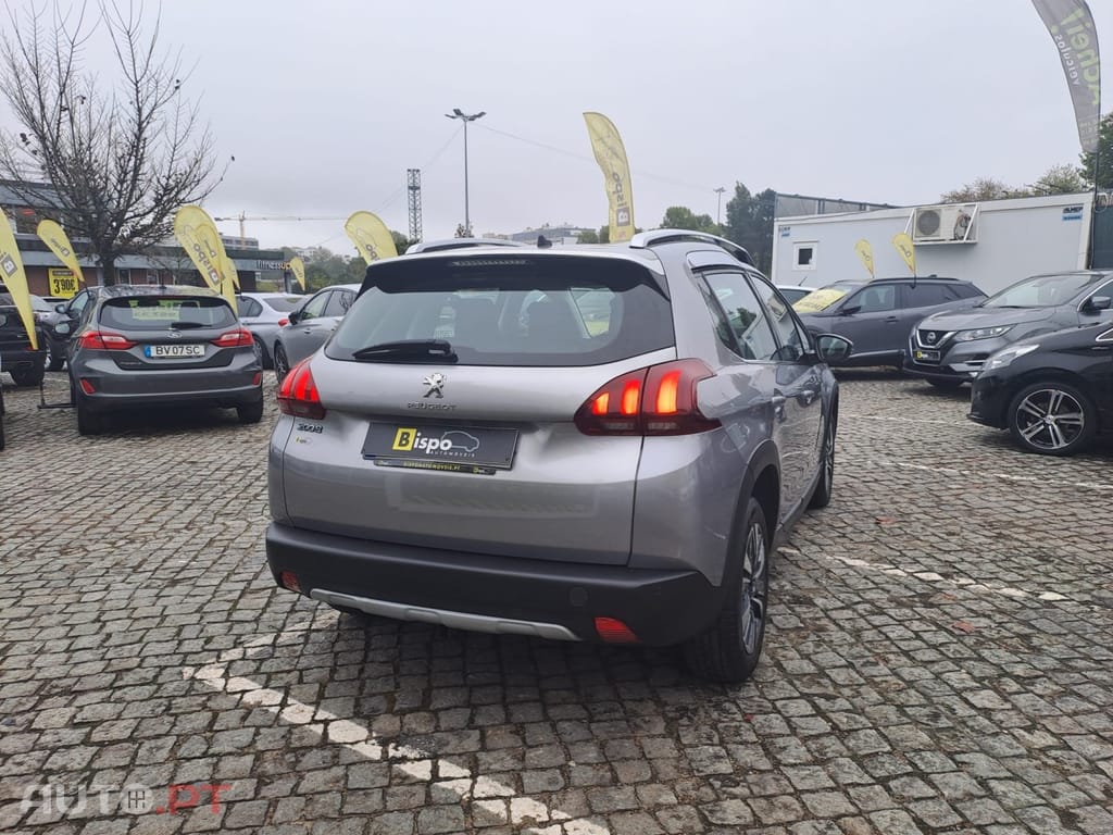 Peugeot 2008 1.2 PureTech Allure