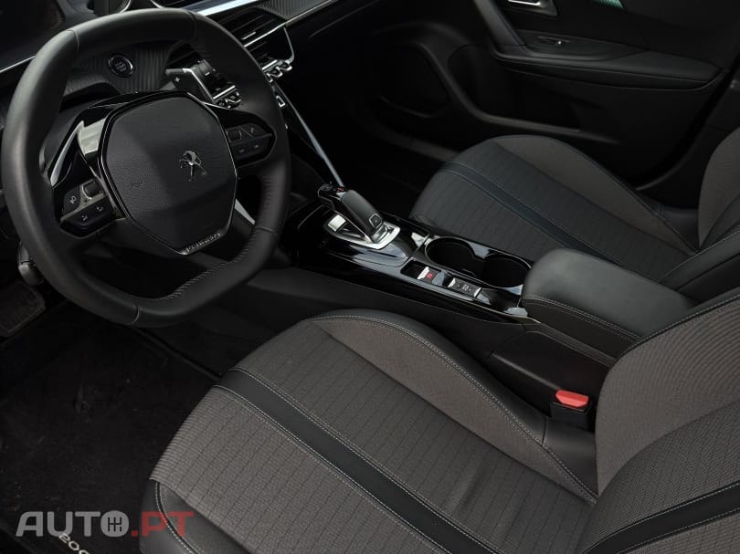 Peugeot 2008 1.2 PureTech Allure Pack EAT8