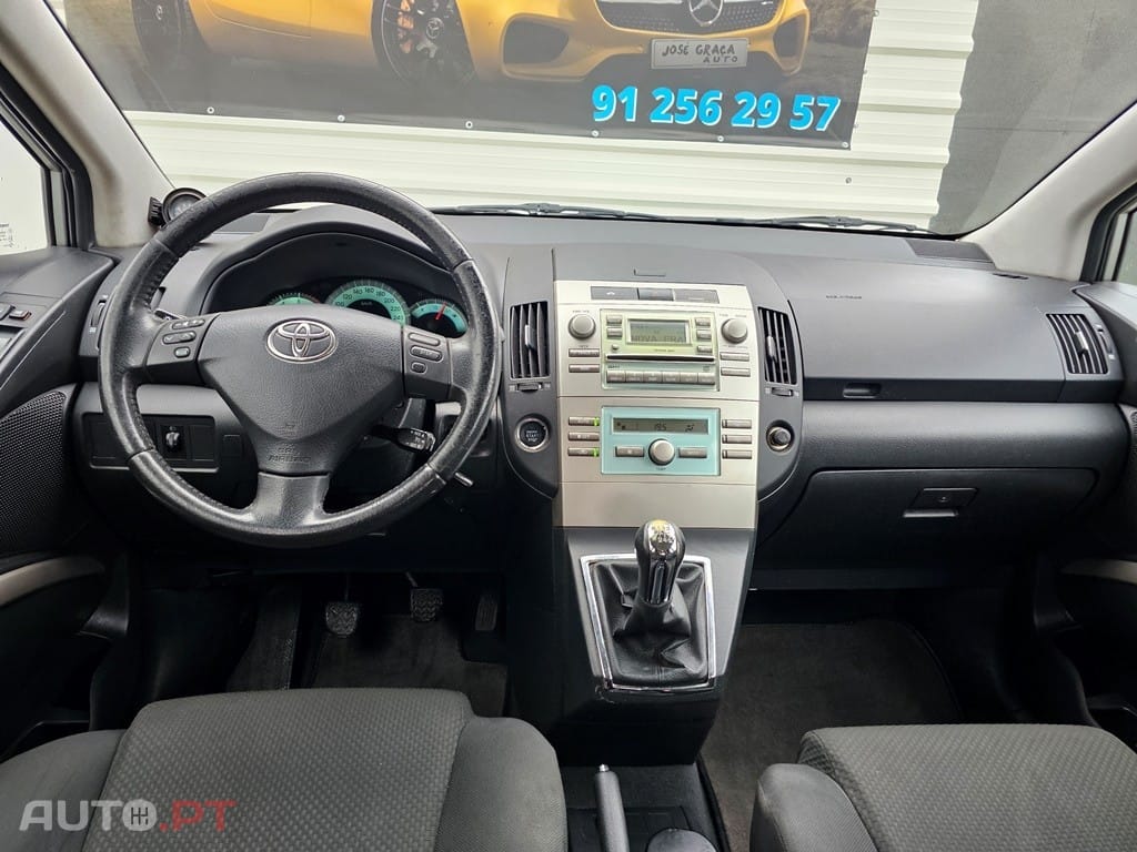 Toyota Corolla Verso 2.2 D-4D