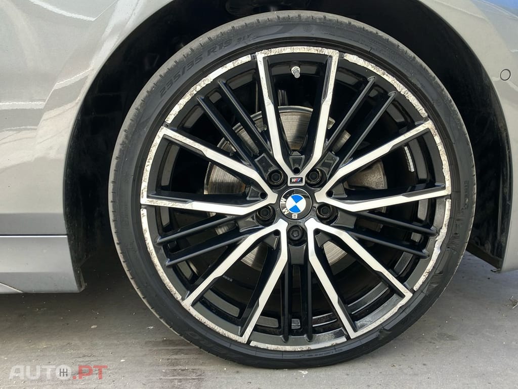 BMW 118 i Pack Desportivo M Auto